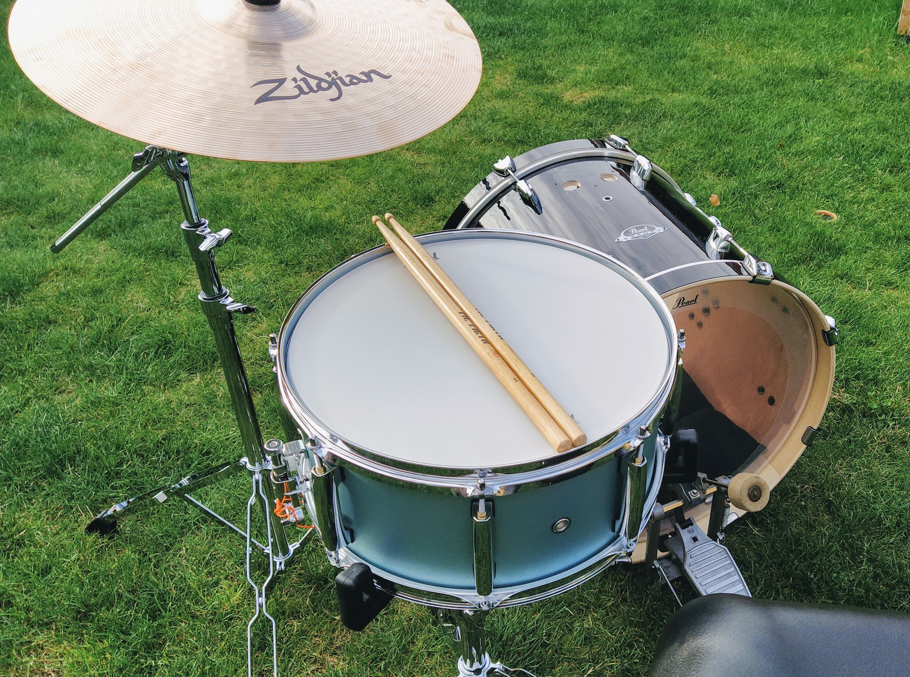 Custom Pearl drum kit - Front view